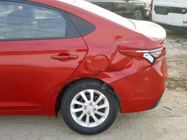 3KPC24A31JE012464 - 2018 HYUNDAI ACCENT SE RED photo 9