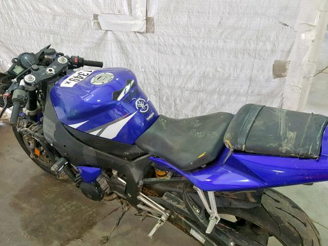 JYARN10E72A001312 - 2002 YAMAHA YZFR1 BLUE photo 5