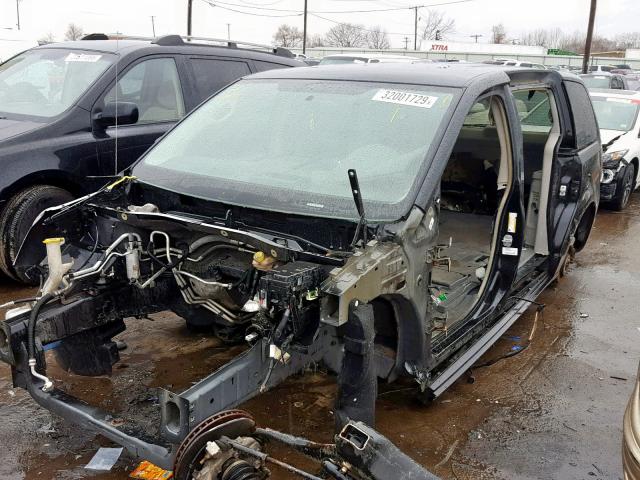 2V4RW3D13AR236875 - 2010 VOLKSWAGEN ROUTAN SE BLACK photo 2