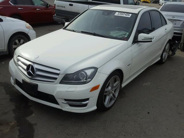 WDDGF4HBXCA613869 - 2012 MERCEDES-BENZ C 250 WHITE photo 2