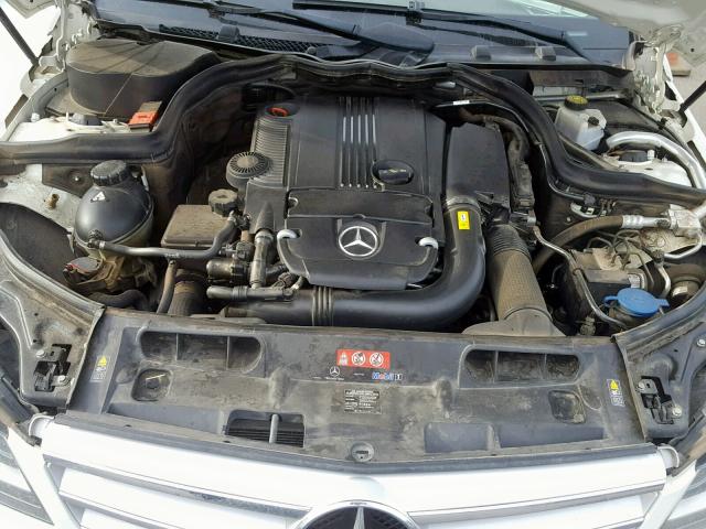 WDDGF4HBXCA613869 - 2012 MERCEDES-BENZ C 250 WHITE photo 7