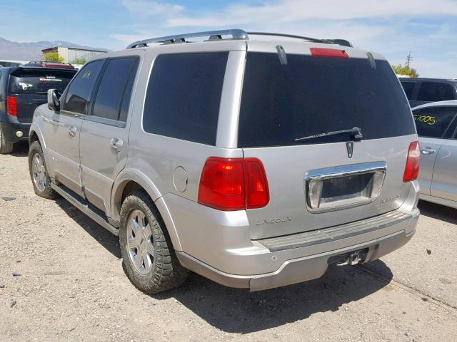 5LMFU27RX4LJ01896 - 2004 LINCOLN NAVIGATOR 银色 照片 3