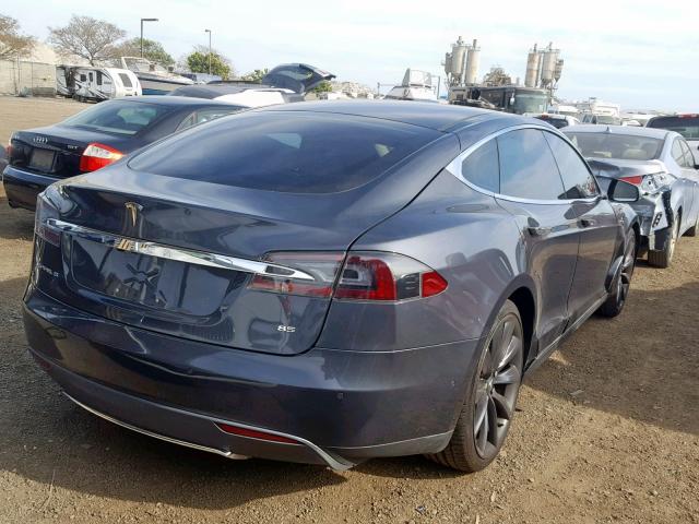 5YJSA1H19EFP54113 - 2014 TESLA MODEL S ნაცრისფერი ფოტო 4