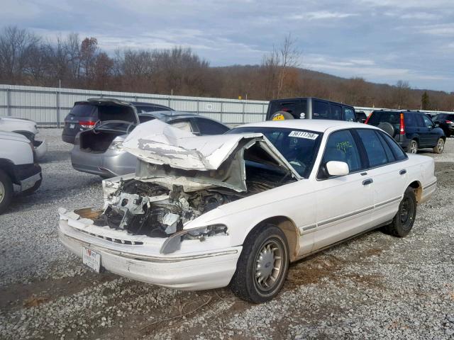 2FALP74W6VX230348 - 1997 FORD CROWN VICT WHITE photo 2