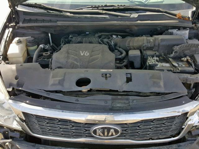 KNDMG4C72B6375191 - 2011 KIA SEDONA LX BLACK photo 7