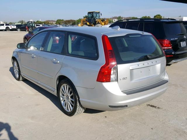 YV1382MW2A2533290 - 2010 VOLVO V50 2.4I SILVER photo 3