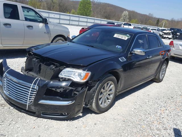 2C3CA5CG1BH546910 - 2011 CHRYSLER 300 LIMITE BLACK photo 2