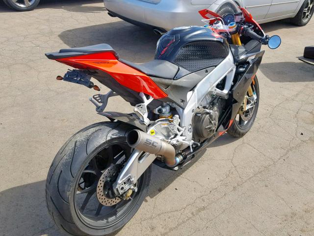 ZD4RKC003AS000085 - 2010 APRILIA RSV4 R-FAC RED photo 4