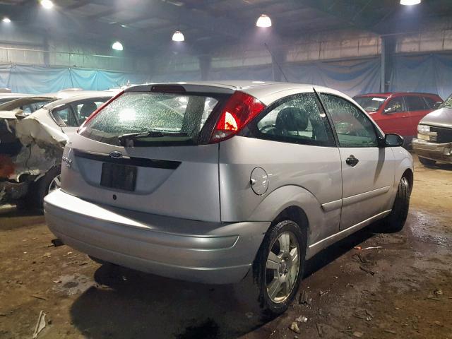 1FAHP31N17W287713 - 2007 FORD FOCUS ZX3 SILVER photo 4