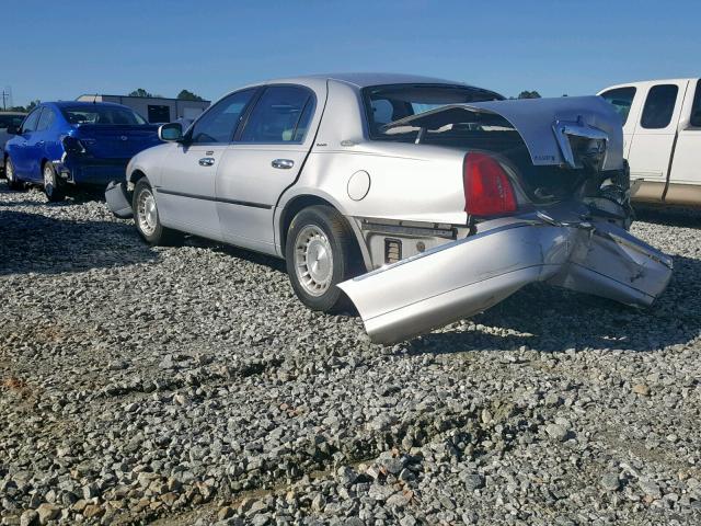 1LNHM81W3XY675051 - 1999 LINCOLN TOWN CAR E SILVER photo 3