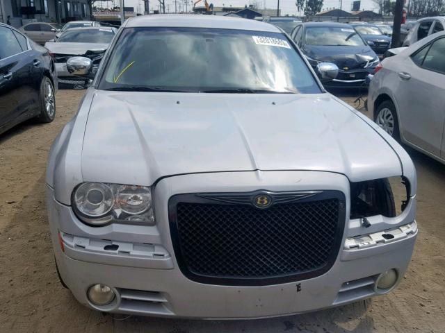 2C3KA63H66H398396 - 2006 CHRYSLER 300C SILVER photo 9