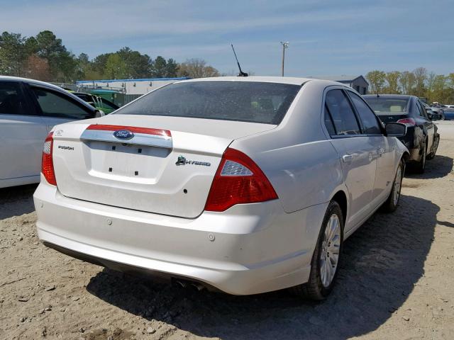 3FADP0L39AR133205 - 2010 FORD FUSION HYB WHITE photo 4