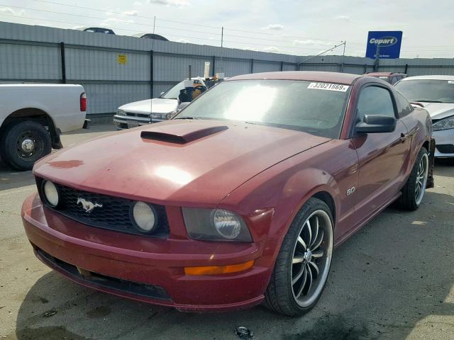 1ZVHT82H685152355 - 2008 FORD MUSTANG GT RED photo 2