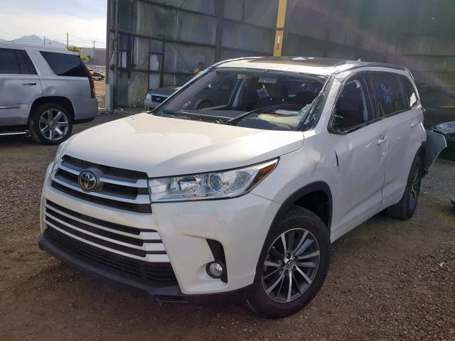 5TDKZRFH0JS532007 - 2018 TOYOTA HIGHLANDER WHITE photo 2