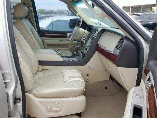 5LMFU27R03LJ00948 - 2003 LINCOLN NAVIGATOR Qəhvəyi foto 5