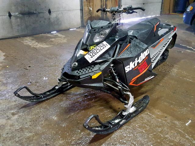 2BPSUHFB4FV000772 - 2015 BOMBARDIER SNOWMOBILE BLACK photo 2