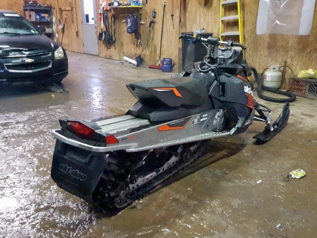 2BPSUHFB4FV000772 - 2015 BOMBARDIER SNOWMOBILE BLACK photo 4