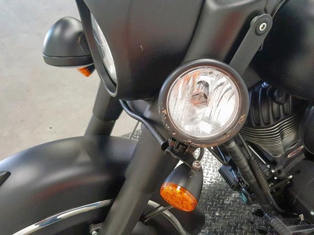 56KCCDAAXJ3366478 - 2018 INDIAN MOTORCYCLE CO. CHIEF DARK BLACK photo 18