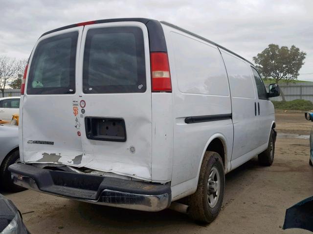 1GCFG15X971130882 - 2007 CHEVROLET EXPRESS G1 WHITE photo 4