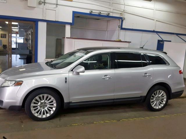 2LMHJ5AR4BBJ52682 - 2011 LINCOLN MKT SILVER photo 9