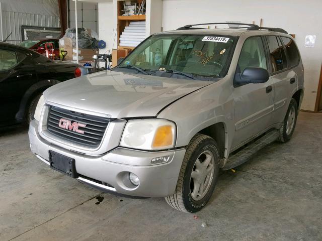 1GKDT13S852227447 - 2005 GMC ENVOY SILVER photo 2