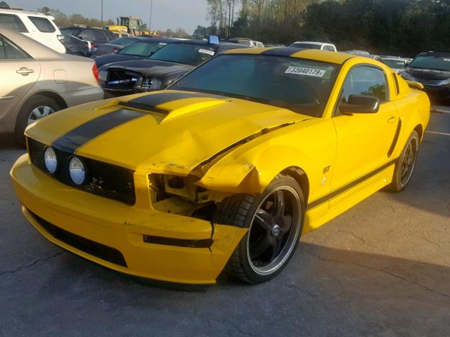 1ZVFT82H265104405 - 2006 FORD MUSTANG GT YELLOW photo 2