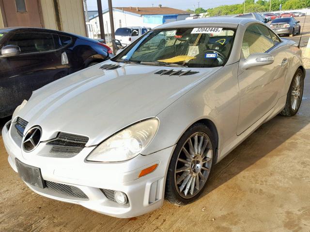 WDBWK73F27F133362 - 2007 MERCEDES-BENZ SLK 55 AMG SILVER photo 2