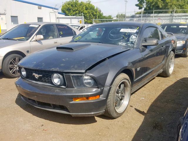 1ZVFT82H275226392 - 2007 FORD MUSTANG GT CHARCOAL photo 2