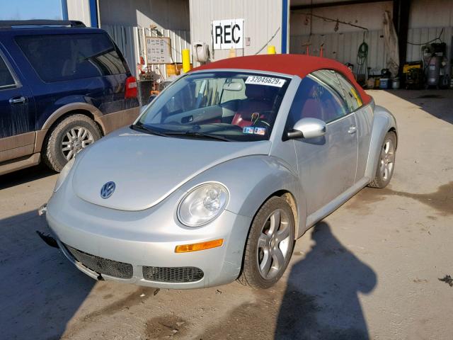 3VWSG31Y09M412419 - 2009 VOLKSWAGEN NEW BEETLE ვერცხლისფერი ფოტო 2