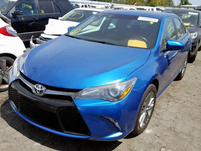4T1BF1FK0HU792494 - 2017 TOYOTA CAMRY LE BLUE photo 2