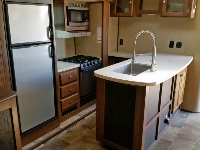 4YDT32521J1530187 - 2018 KEYSTONE SPRINTER TWO TONE photo 8