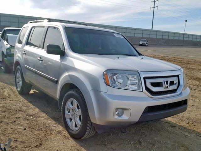 5FNYF3H28BB001605 - 2011 HONDA PILOT LX SILVER photo 1