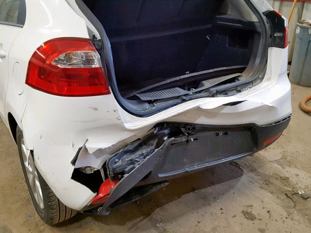 KNADN5A35E6333627 - 2014 KIA RIO EX WHITE photo 9