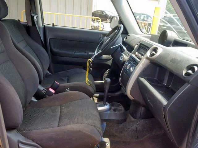 JTLKT324264058263 - 2006 TOYOTA SCION XB BLACK photo 5