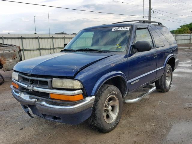 1GNCS18W91K109530 - 2001 CHEVROLET BLAZER BLUE photo 2