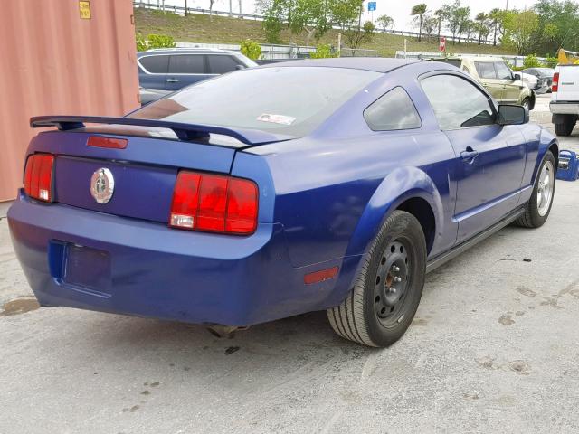 1ZVFT80N855166463 - 2005 FORD MUSTANG BLUE photo 4