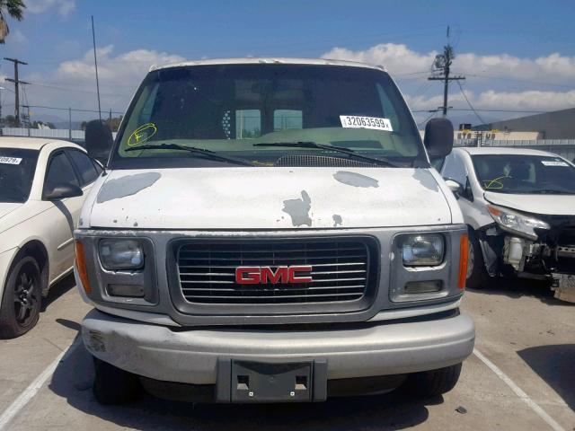 1GTHG39G011168040 - 2001 GMC SAVANA G35 WHITE photo 9