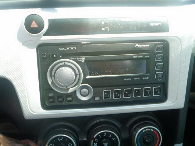 JTKJF5C73B3006765 - 2011 TOYOTA SCION TC თეთრი ფოტო 9