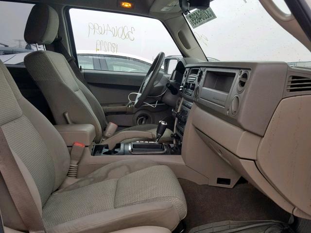 1J8HG48K06C334301 - 2006 JEEP COMMANDER WHITE photo 5