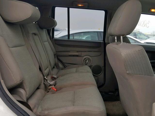 1J8HG48K06C334301 - 2006 JEEP COMMANDER WHITE photo 6