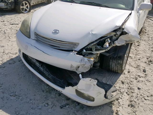 JTHBF30G325001234 - 2002 LEXUS ES 300 WHITE photo 9