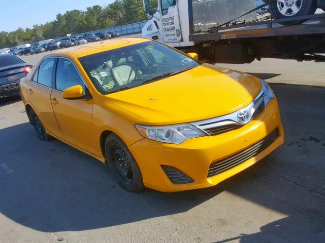 4T1BD1FK1EU101944 - 2014 TOYOTA CAMRY HYBR YELLOW photo 1