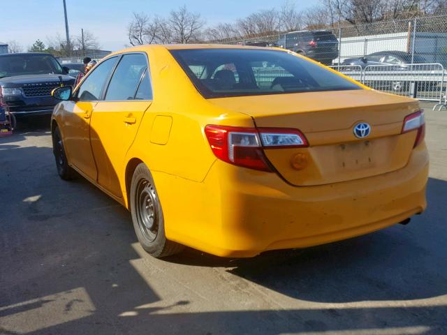 4T1BD1FK1EU101944 - 2014 TOYOTA CAMRY HYBR YELLOW photo 3