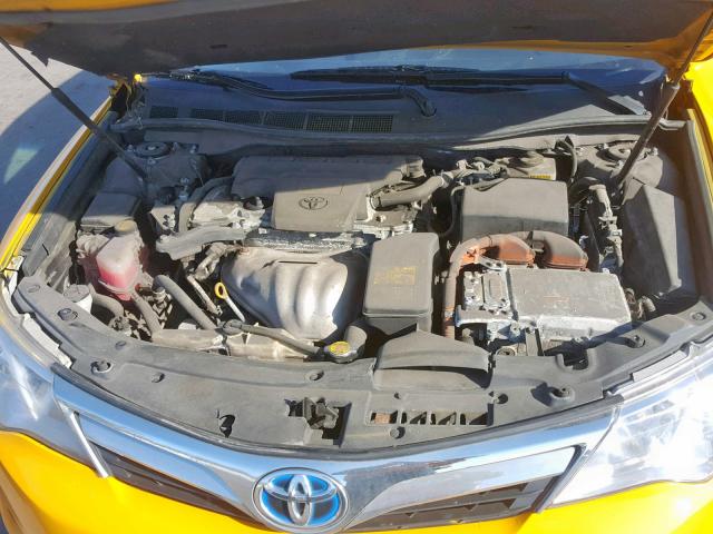 4T1BD1FK1EU101944 - 2014 TOYOTA CAMRY HYBR YELLOW photo 7