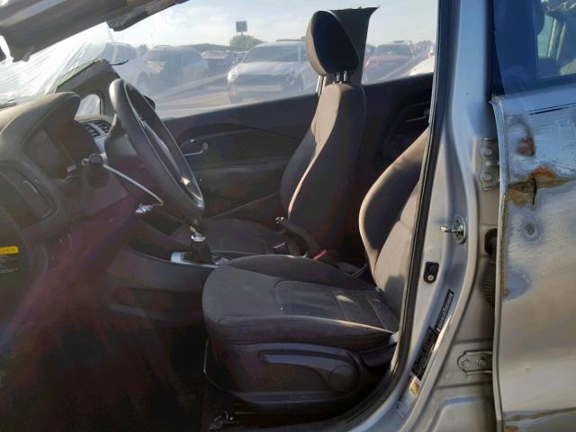 KNADM4A3XD6149649 - 2013 KIA RIO LX SILVER photo 5