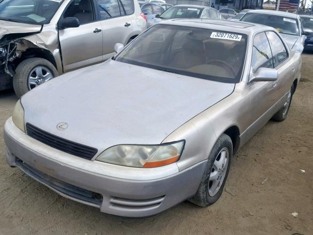 JT8GK13T9R0011935 - 1994 LEXUS ES 300 GOLD photo 2