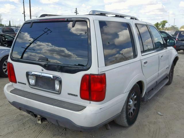 5LMRU27L9WLJ20869 - 1998 LINCOLN NAVIGATOR WHITE photo 4