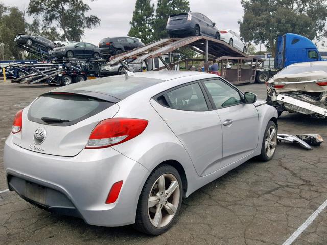 KMHTC6AD6FU236304 - 2015 HYUNDAI VELOSTER SILVER photo 4