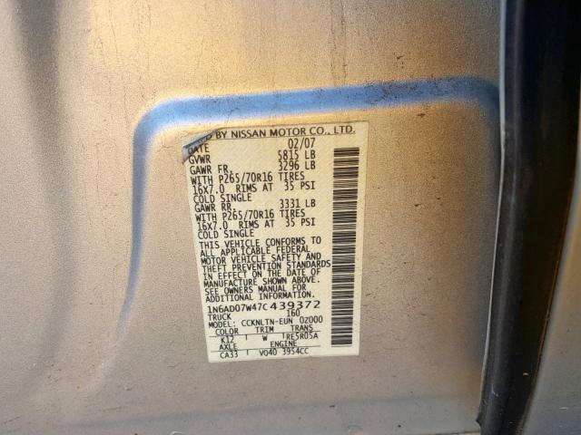 1N6AD07W47C439372 - 2007 NISSAN FRONTIER C SILVER photo 10