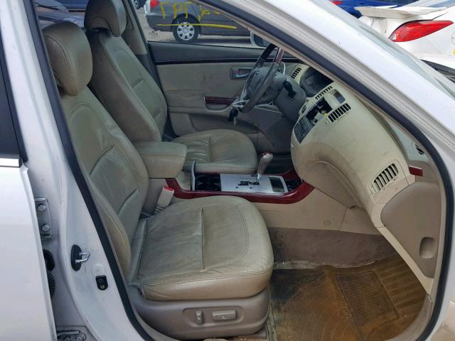 KMHFC46F98A303512 - 2008 HYUNDAI AZERA SE WHITE photo 5